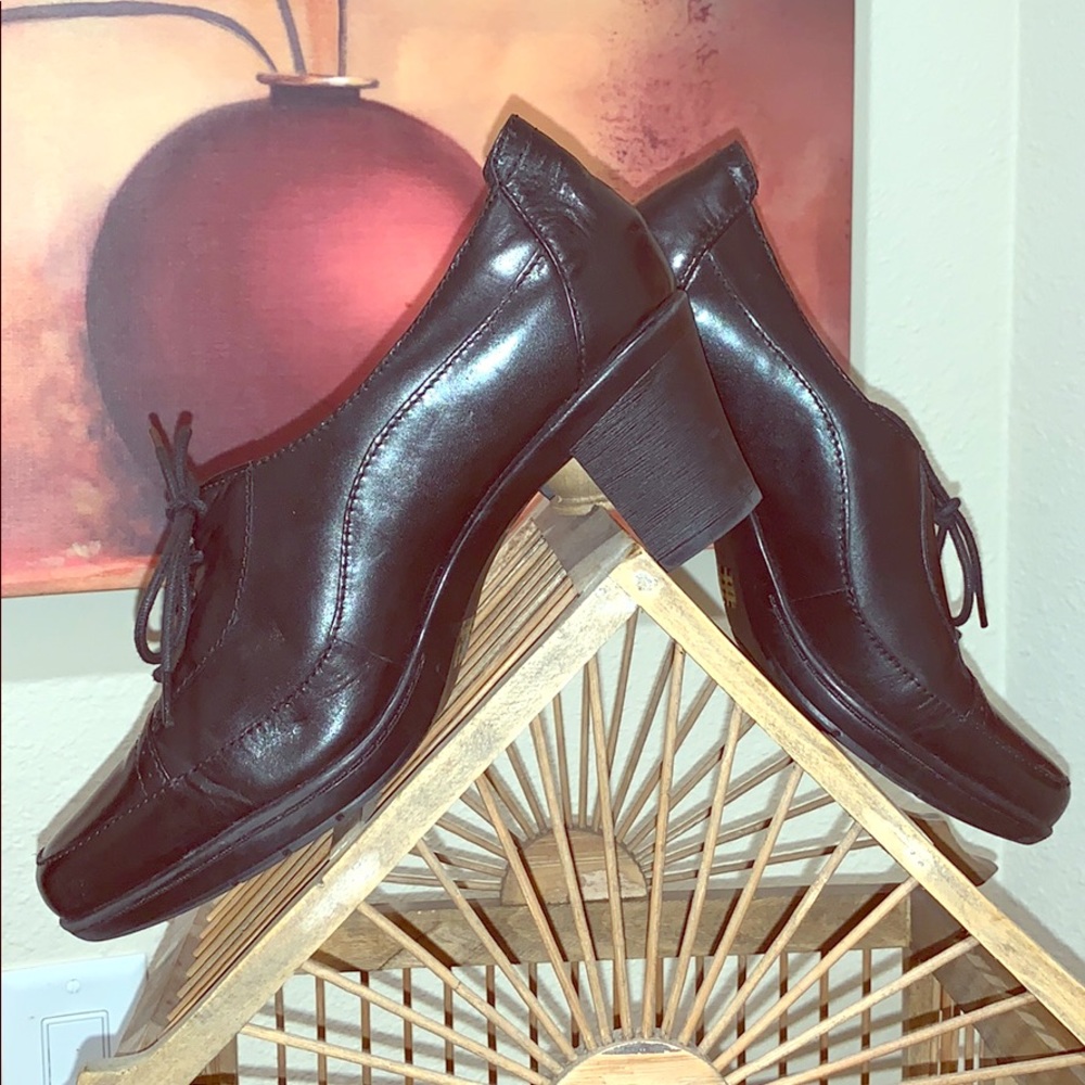 Clark’s shoe